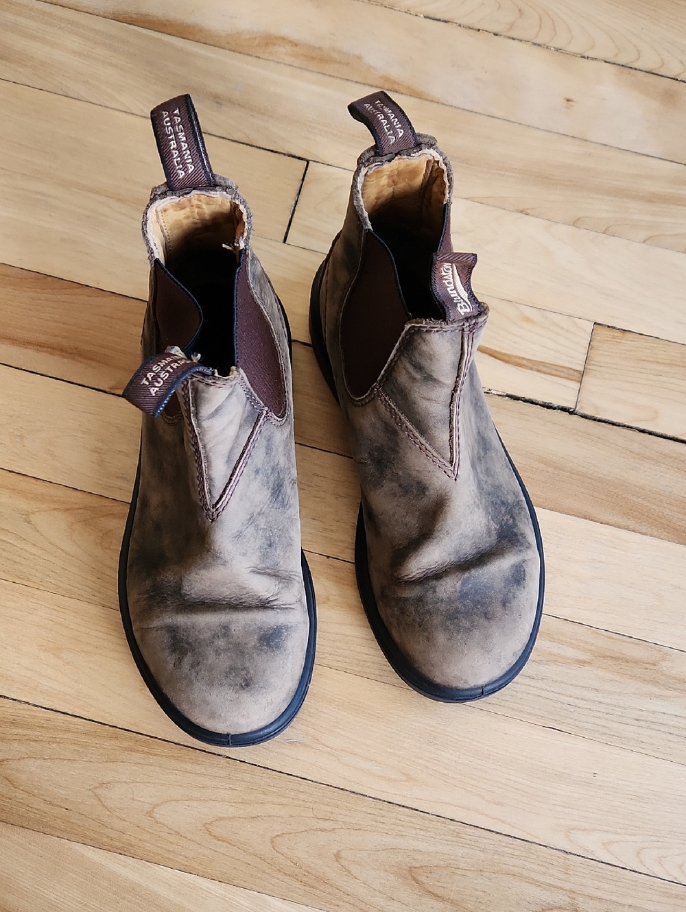 Blundstone Brown Distressed Leather Chelsea Ankle Boots